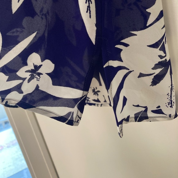 Tucker Silk Floral Blouse Size XXS - Picture 4 of 6